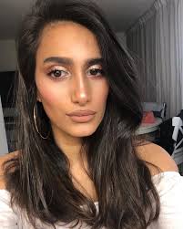 אוקיי, אז תמונה ראשונה שלי עם התספורת החדשה- איך אני אוהבת את המראה הנקי!  מה דעתכם? 💖 #איפורנקי #איפורזוהר