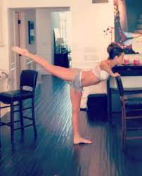 Her mother is judy loe, who has appeared in a number of british dramas and sitcoms and continues to work as an actress, predominantly in british television productions. Eamonn Holmes And Kate Beckinsale Exchange Cheeky Messages After Unlikely Instagram Post Celebrity News Showbiz Tv Express Co Uk