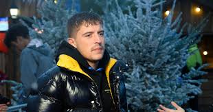 His rap career began in 2012, with the release of his debut ep titled tuig van de richel. Lil Kleine Writes An Emotional Letter To His Deceased Grandfather Show Netherlands News Live