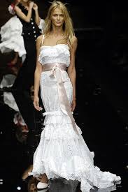 Dolce Gabbana Slideshow On Style Com Fashion Dresses Wedding Dresses
