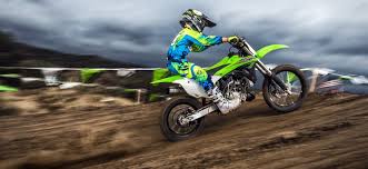 Horee seru banget hari ini keliling lapangan naik motor trail dan mobil atv. Foto Orang Naik Motor Trail Foto Foto Keren