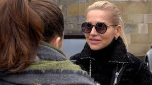 Zpěvačka dara rolins přiznala nejednu plastickou operaci. Dar Pro Daru Ivana Gottova Took Rolins Breath Away