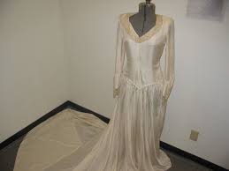Pin By Alexa Chiang On 1940 Dresses Wedding Dresses Parachute Wedding