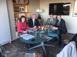 Toulouse/ L'économie du territoire : la présidente de la Région, Carole  Delga, et le président de l'ADE, Laurent Gauze, ont passé en revue des  dossiers prioritaires