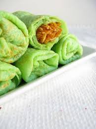 Olah dahulu taburan kelapa, dengan cara mencampur bahan dengan rata kemudian kukus di atas api sedang selama 20 menit sampai matang. Dadar Gulung Indonesian Food It Is Like Crepes With Coconut And Palm Sugar It Is Very Delicious Malay Food Malaysian Food Indonesian Food