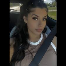 Esme Torres (@esmeeenicole) • Instagram photos and videos