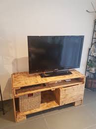 Anhand der rückwand erkläre ich dir,. Tv Schrank Aus Paletten Diy Palettenmobel In 9473 Gams Fur Chf 10 00 Zum Verkauf Shpock At