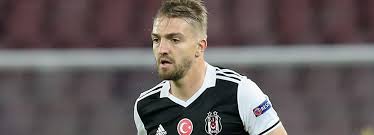 Fenerbahçe'de yeni sezon öncesi çalışmalar sürüyor. Caner Erkin Droht Wegen Schiri Beleidigung Eine Gefangnisstrafe