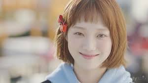 Gak hanya di indonesia, kali ini mimin akan memberi bocoran tren rambut pendek yang populer di kalangan yeoja yang terinspirasi dari pemain drama dan film korea. Demi Peran 12 Selebriti Wanita Korea Ini Rela Berambut Pendek