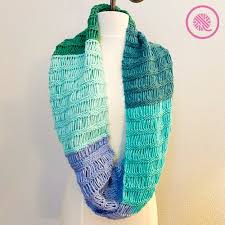 It looks like a majestic peacock walking around proud and joyful in the same time. How To Loom Knit Drop Stitches With Free Scarf Pattern Goodknit Kisses