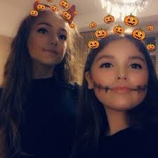 Greta Lewis's Instagram, Twitter & Facebook