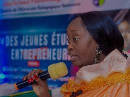 Foire des jeunes entrepreneures : Carine Pala annonce l'ouverture de ses  ateliers de couture aux étudiantes