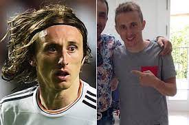 All the hairs are cut in the increasing length from bottom to top. Luka Modric Celebrates Real Madrid S Champions League Triumph With Severe New Haircut Mirror Online