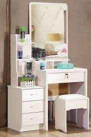 Makyaj masası modelimiz lorem, aynası ile beraber satılmaktadır, tamamı maun ağaç ile… see 41 tips from 27029 visitors to alkent 2000 villaları. Tuvalet Masasi 67 Fotograf Farkli Yuksekliklerde Makyaj Aynasi Ile Cesitli Asili Masalar Uygun Boyutta Bir Boudoir Tuvalet Masasi Secimi