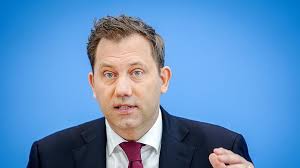 AZ+) "Großer Frust": Bayerns Juso-Chef Benedict Lang rechnet mit Lars  Klingbeil ab