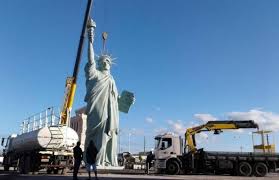 Para a estátua da havan!!! Por Que As Lojas Da Havan Tem A Estatua Da Liberdade E Imitam A Casa Branca Noticias Donfanews