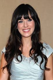 Ecco le star che sfoggiano una chioma dark invidiabile. Courtney Cox Nicki Minaj Adriana Lima Quando Le Star Scelgono I Capelli Neri