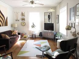 Setting Up Your Tv In Front Of A Window How To Best Position Your Tv In The Living Room Eklektisches Wohnzimmer Wohnzimmer Layouts Gestaltung Kleiner Raume