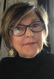 Suzanne Luther's Instagram, Twitter & Facebook