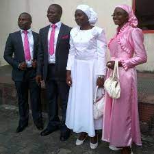 7 months after suspending his son john kumuyi for staging what the church termed 'an extravagant wedding' and the bride wearing make up and a fitted wedding dress at their june 2013 jamaica wedding, (read that here), deeper life general overseer. Pastor Kumuyi S Son Wedding Pictures John Kumuyi Weds Love Odih Bride Wears Makeup Earrings