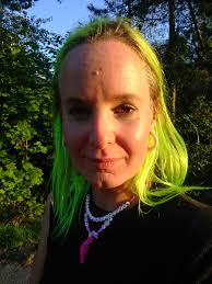 Looking for a cozy place to stay in Paris over Christmas (and maybe even  New Year's)🎄✨ Hello 👋 I'm Lina, 37, currently back at university after  life (and a chronic pain condition)