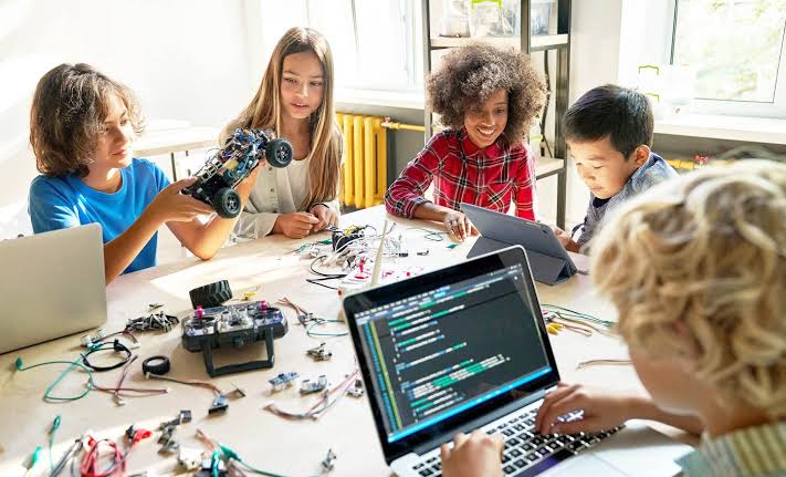 Experts warn that education systems must change in the age of AI - Earth.com