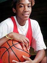 A 5-foot-9 woman who dunks? Scooby Roach has the right stuff