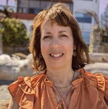 How to connect with other Aussie dog owners to share relatable videos?