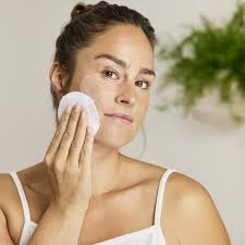 Amazon.com : Weleda One Step Cleanser and Toner, 3.4 Ounce : Facial  Cleansing Products : Beauty & Personal Care