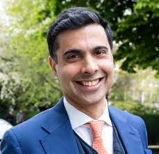 Nnenna Ndukwe's Instagram, Twitter & Facebook