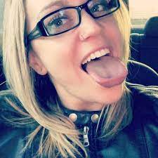 Thanks Tonguer85 For Sharing These Nice Picture With Us Who S Next Longtongue Mileycyruschallenge Uvula Mouthfetish Cool Pictures Tongue Girl