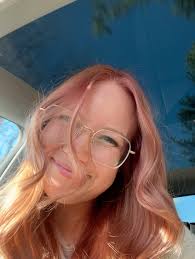 Virginia with the Bennetts🫶 Swipe to see what it's really like to take  photos with Will