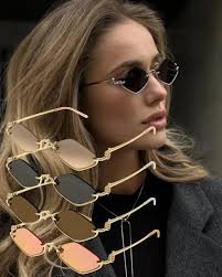 Michael Kors Wilma Small Leather Crossbody Bag • COLOR BRIGHT RED • 100%  leather • Style # 35H3G3WC5L თქვენი შეკვეთები🌹 მარტო შეკვეტით 7-14 დღეში  ჩამოვა😻 ✨✨✨✨✨✨✨✨✨✨✨✨✨✨✨ Ваши заказы 🌹 Под заказ ...