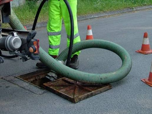 Pit cleaning and sludge removal