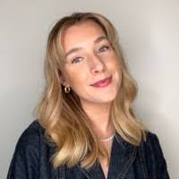 Clara Hammer's Instagram, Twitter & Facebook