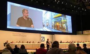 Die deutsche bank hält am mittwoch ihre virtuelle hauptversammlung ab. Wie Kann Es Sein Dass Sie Nach Den Dammbruchen Vale Als Kreditnehmerin Sowie Deren Aktien Halten Rede Von Christian Russau Dachverband Der Kritischen Aktionarinnen Und Aktionare