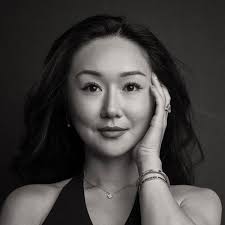 Women who've built their personal brands: Did you change your last name  when you got married? Did you legally change it but not change it online?  Did you not change it at