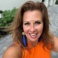 Finished this piece recently and I hope it brings you as much joy as it did  me. Note: feel free to share this image, but please credit it. “Esther  Hiilani Candari”