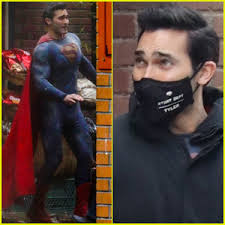 Tyler Hoechlin Debuts New Superman Suit