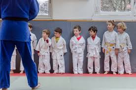 Le judo tel qu'il est créé en 1882 par maître kano est une méthode d'éducation intellectuelle, physique et morale. Cours De Judo Enfant Ado Paris 15e Le Dojo De Grenelle