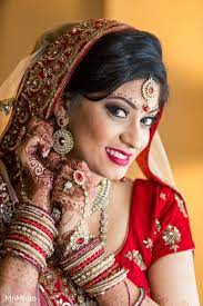 Indian Bridal Portrait Http Www Maharaniweddings Com Gallery Photo 725 Indian Wedding Photography Couples Indian Bride Poses Indian Wedding Photography Poses