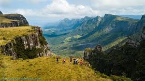 Meio zumbis, saímos do paque nacional aparados da serra e pegamos o que deveria ser um atalho e a coisa ficou meio feia em uma estrada cheia de pedras e muita terra. O Que Fazer Em Urubici Sc Pontos Turisticos Viagens E Caminhos Ponto Turistico Viagens Sul Do Brasil