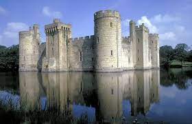 Schotland kent een eigen rechtsstelsel, vlag, bankbiljetten en binnenlands bestuur. Kastelen In Engeland Schotland En Wales Visitbritain