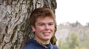 Brett Mackenzie's Instagram, Twitter & Facebook