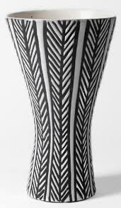 Roger Capron 1922 2006 Vallauris Vase De Forme Diabolo Ceramique Emaillee Blanche A Decor Emaille Noir