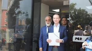 — diego fernández de cevallos antes de quemar las boletas electorales de 1988. El Jefe Diego No Me Arrepiento Los Operadores Del Gobierno Son Unos Hijos De Puta