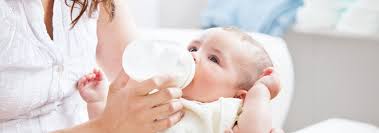 Mai hat sich über jahrzehnte bei steuerzahlern als festes datum eingeprägt. Wie Sie Ihrem Baby Das Flaschchen Geben Hilfreiche Positionen Gesunde Schwangerschaft
