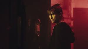 Cielo rojo sangre, solo en netflix. Cielo Rojo Sangre De Netflix La Pelicula Que Combina El Thriller De Un Secuestro Con Vampiros Hombres Lobo Y El Terror Conference And Festival