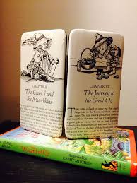 Wizard Of Oz Book Page Wallet Munchkins And Scarecrow By Thenerdboutique On Etsy 30 00 Wizard Of Oz Book Pride And Prejudice Book The Great Oz