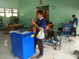 Contoh soal program linear kelas 11 disertai pembahasannya. Soal Pmkr Kelas Xi Science Quiz Quizizz